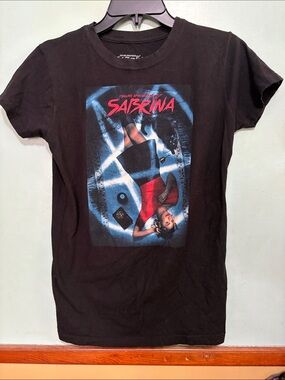 Hot Topic Ripple Junction Sabrina Graphic Tee in Black, Red, Blue Size Medium